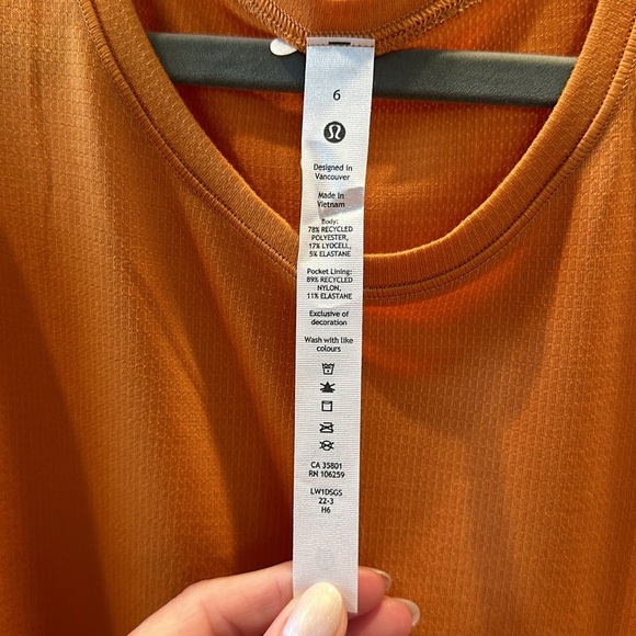Lululemon hiking tank - Picture 5 of 6